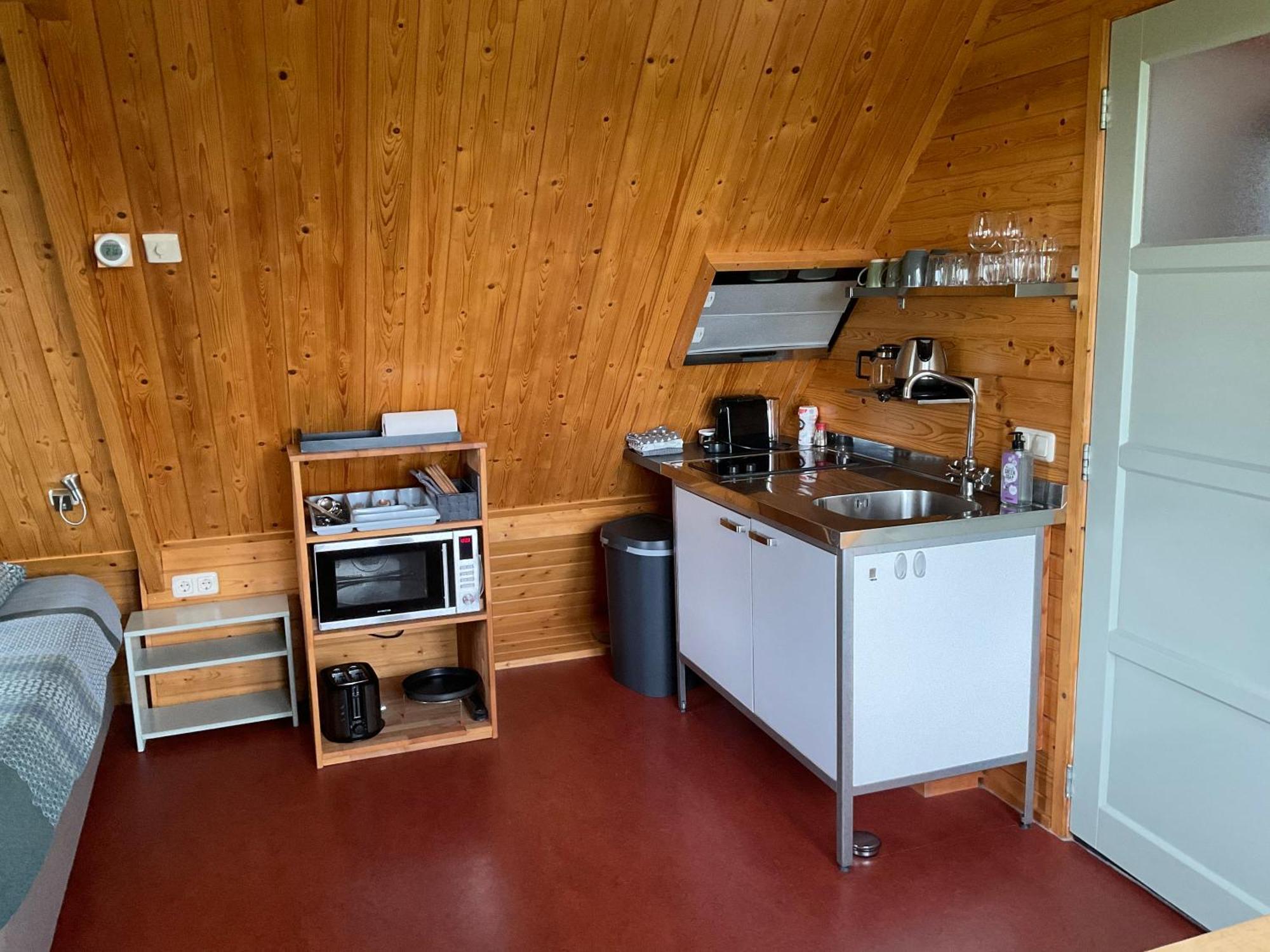 B&B En Vakantiehuisje Ursula Воркум Экстерьер фото
